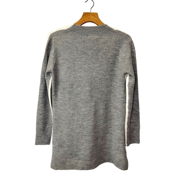 NWT Vigoss Ivory Grey Colorblock Longline Button Pocket Cardigan Sweater Size S - Picture 2 of 7